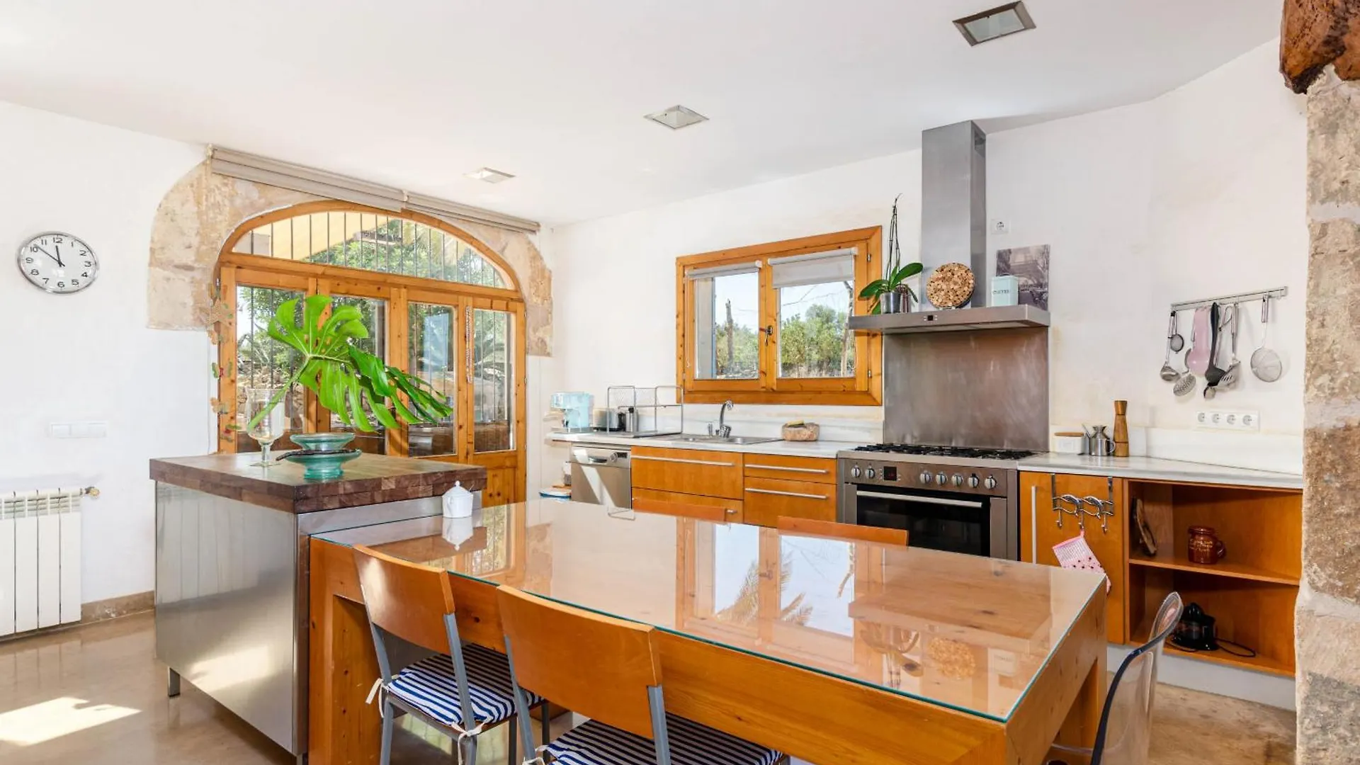 Yourhouse Es Fiters Muro
